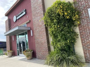 Stonebridge front 2 scaled 2 - Stonebridge Veterinary Wellness